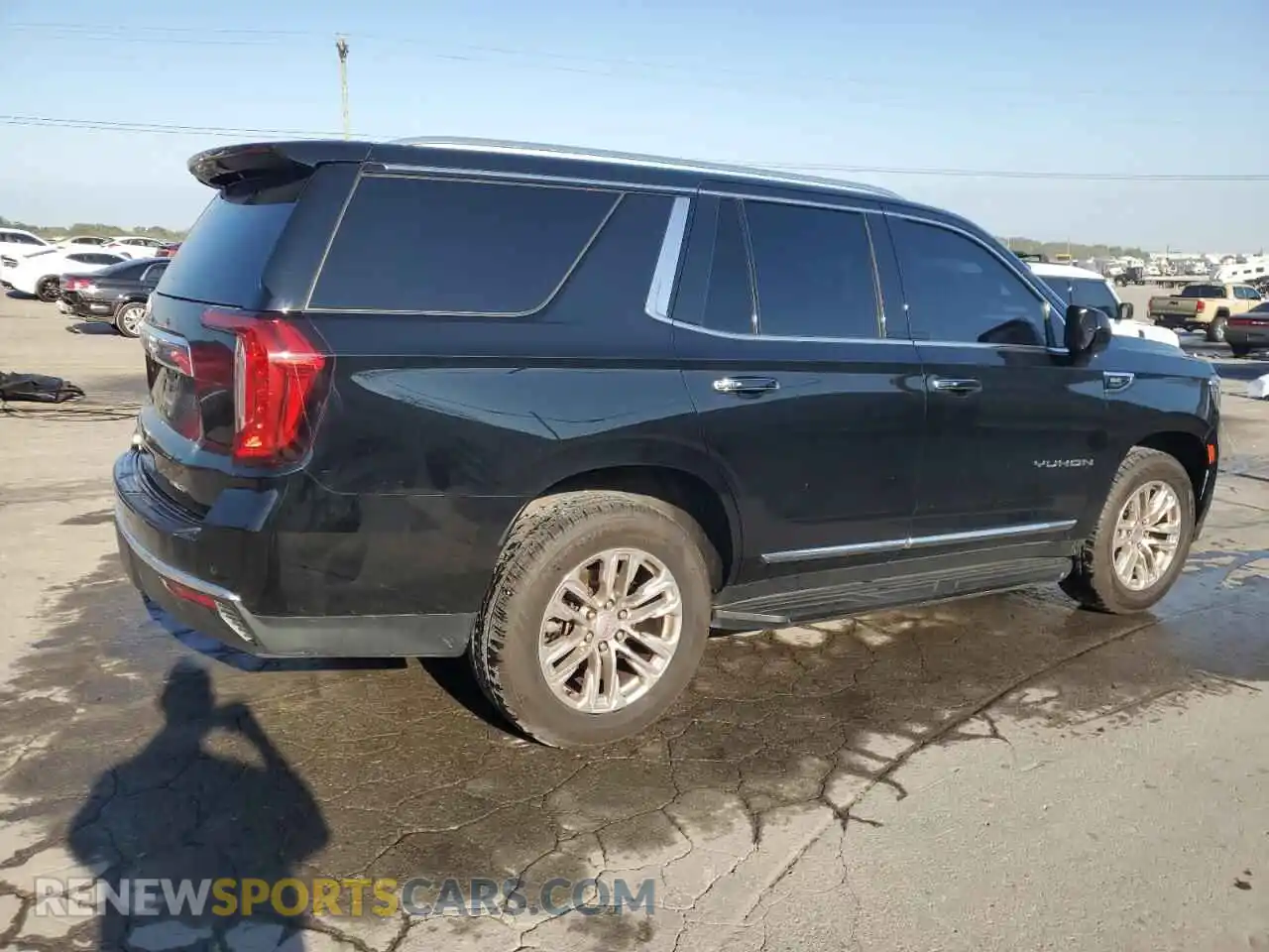 3 Photograph of a damaged car 1GKS1BKD7MR248432 GMC YUKON 2021