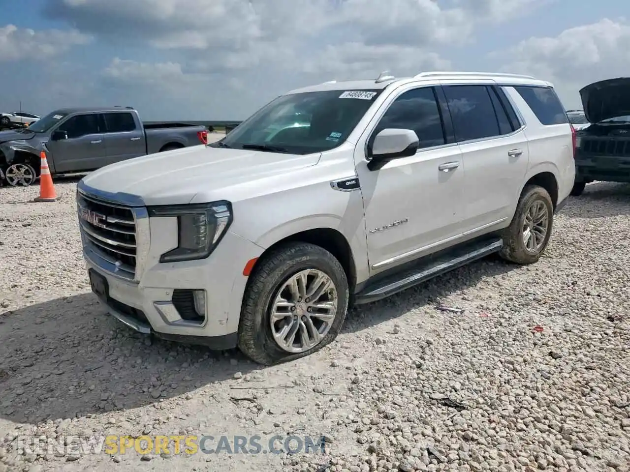 1 Photograph of a damaged car 1GKS1BKD8MR287613 GMC YUKON 2021