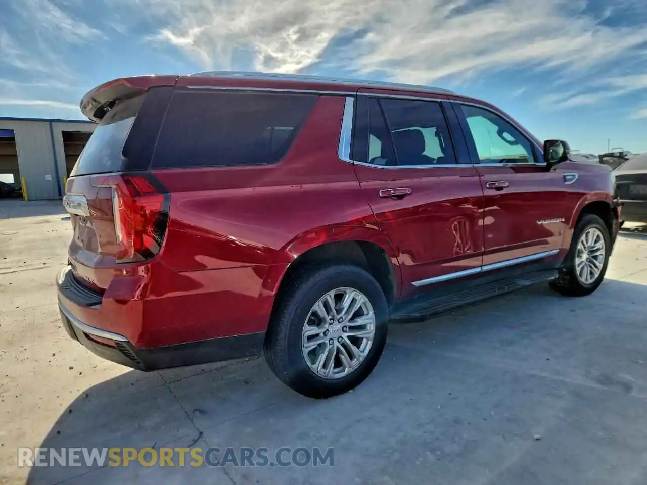 3 Photograph of a damaged car 1GKS1BKDXMR163343 GMC YUKON 2021