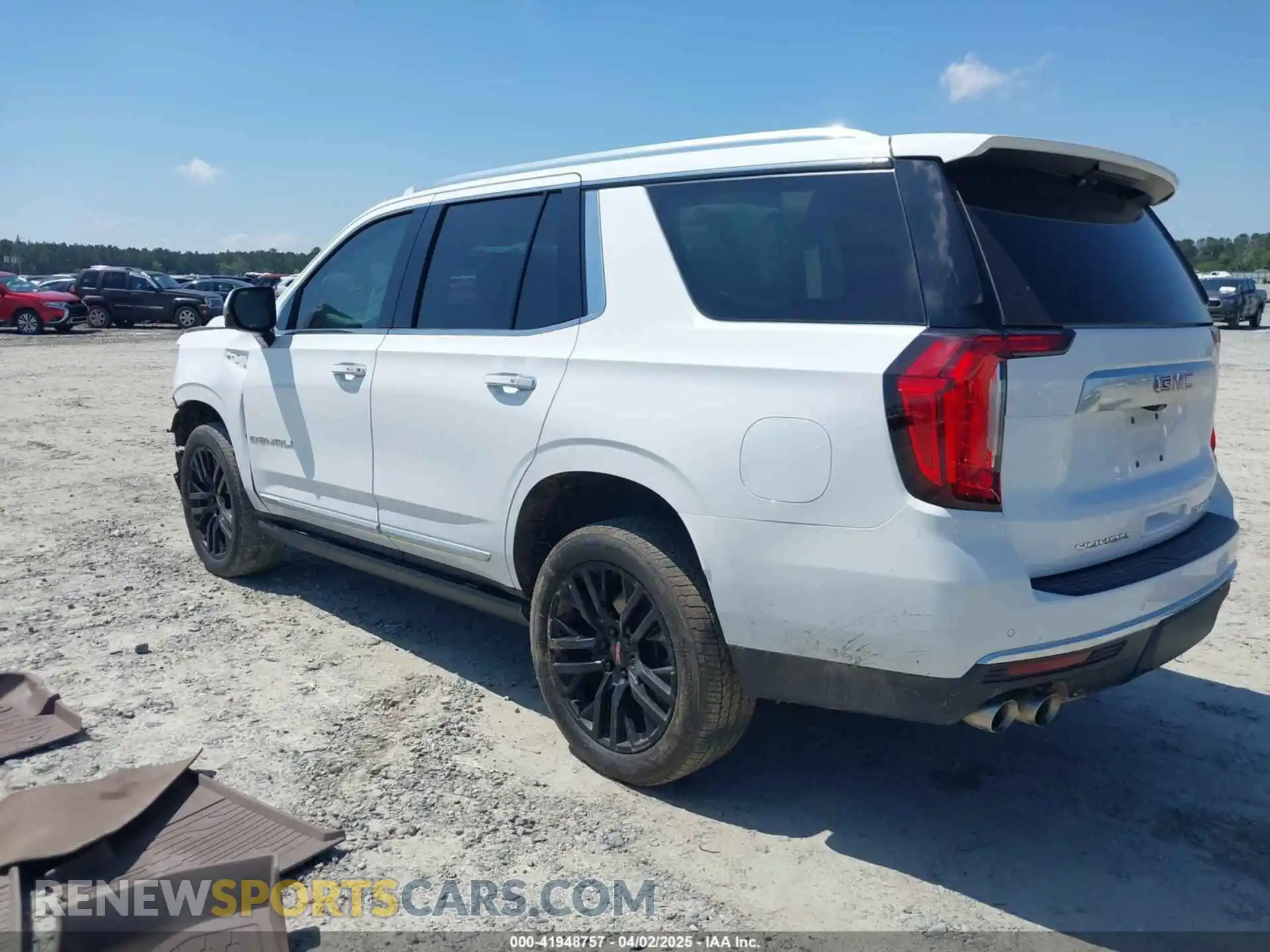 3 Photograph of a damaged car 1GKS1DKL2MR142019 GMC YUKON 2021