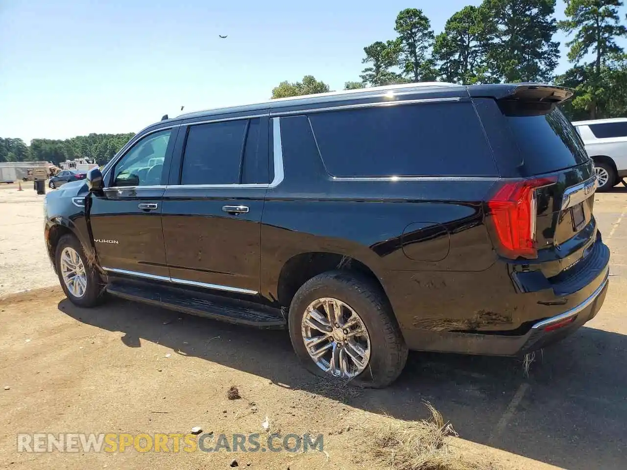 2 Photograph of a damaged car 1GKS1GKD9MR319692 GMC YUKON 2021