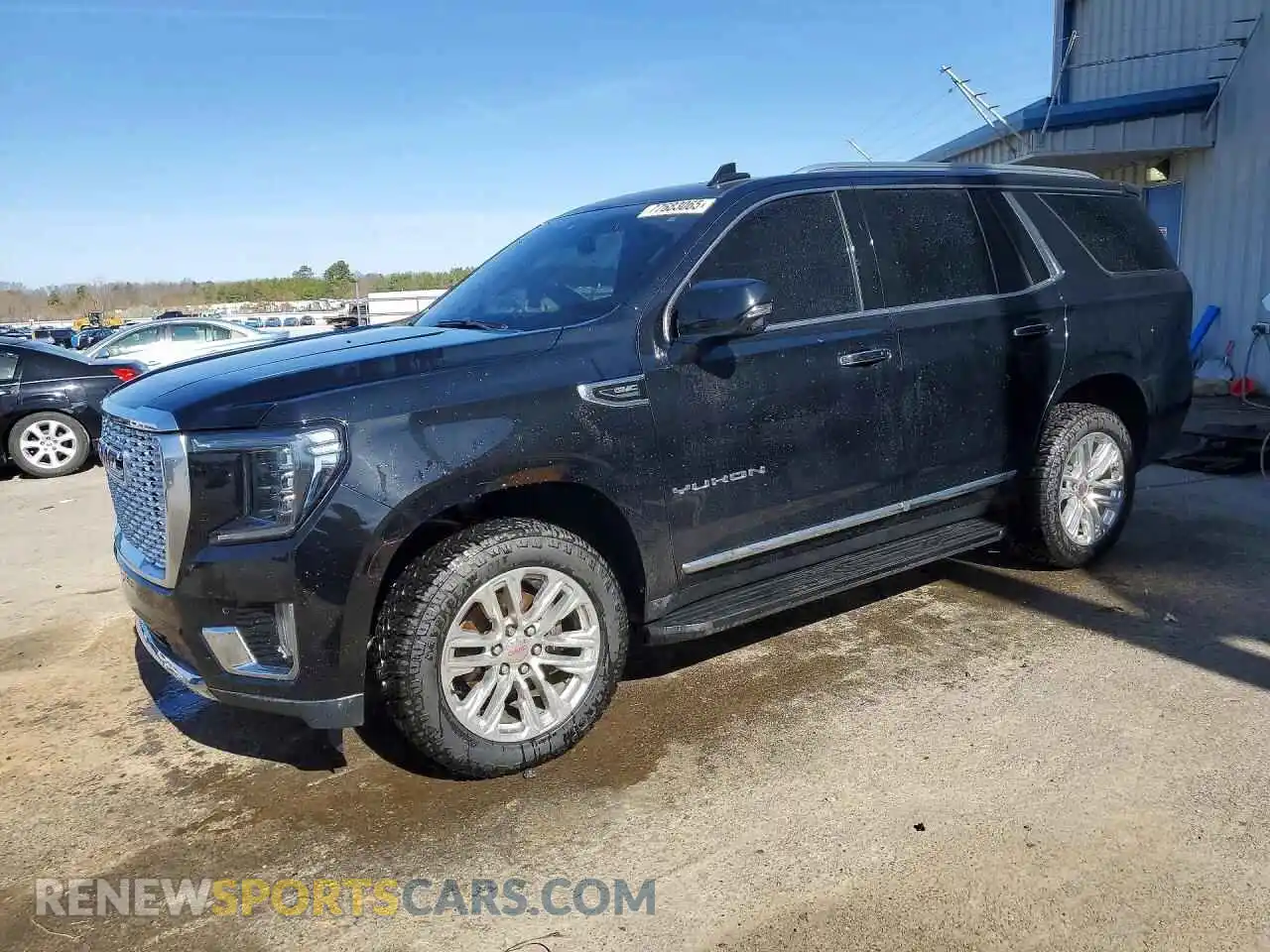 1 Photograph of a damaged car 1GKS2BKD2MR117969 GMC YUKON 2021