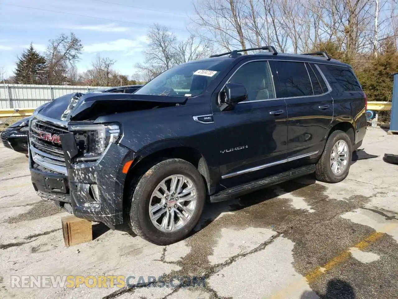 1 Photograph of a damaged car 1GKS2BKD3MR282669 GMC YUKON 2021