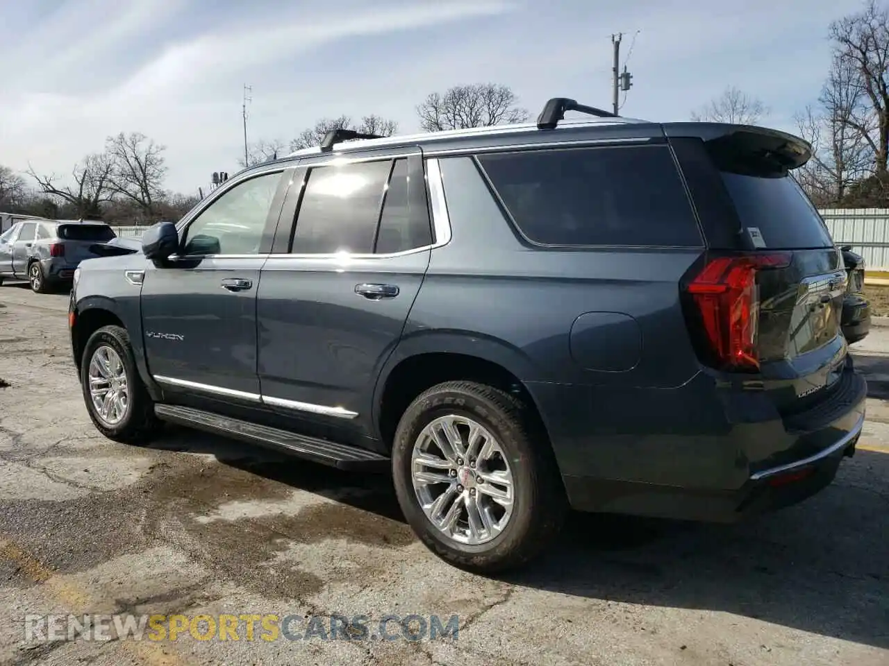 2 Photograph of a damaged car 1GKS2BKD3MR282669 GMC YUKON 2021