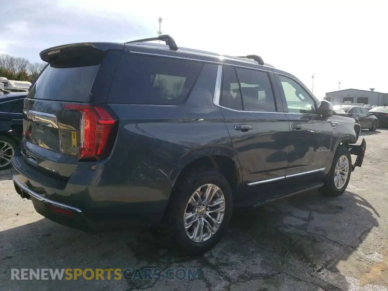 3 Photograph of a damaged car 1GKS2BKD3MR282669 GMC YUKON 2021