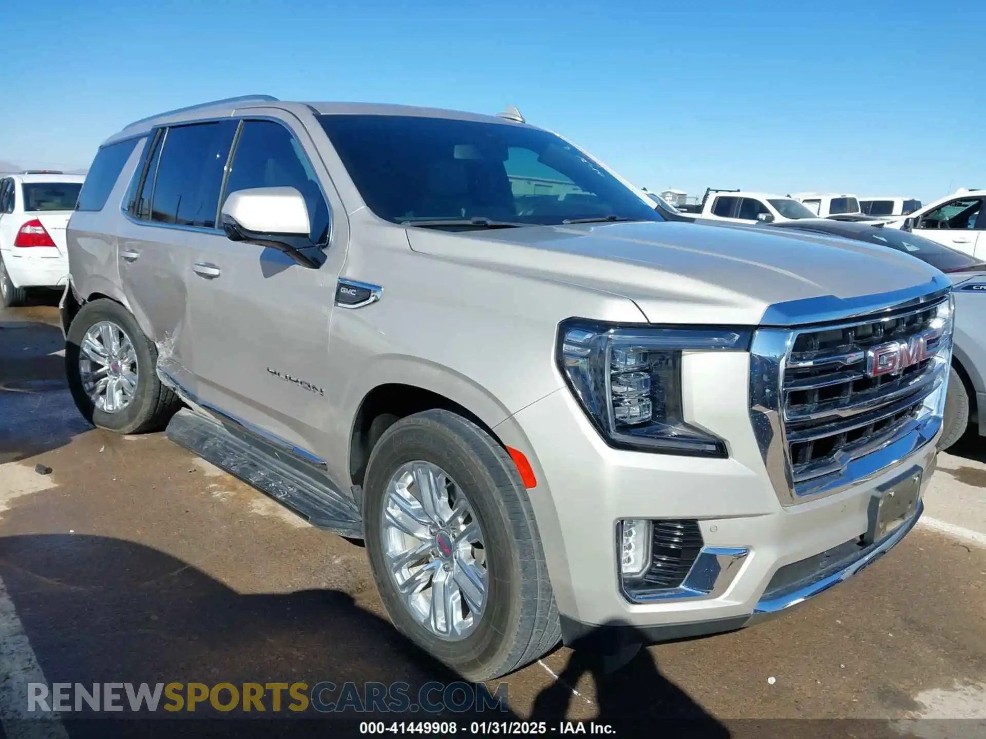 1 Photograph of a damaged car 1GKS2BKD5MR424083 GMC YUKON 2021