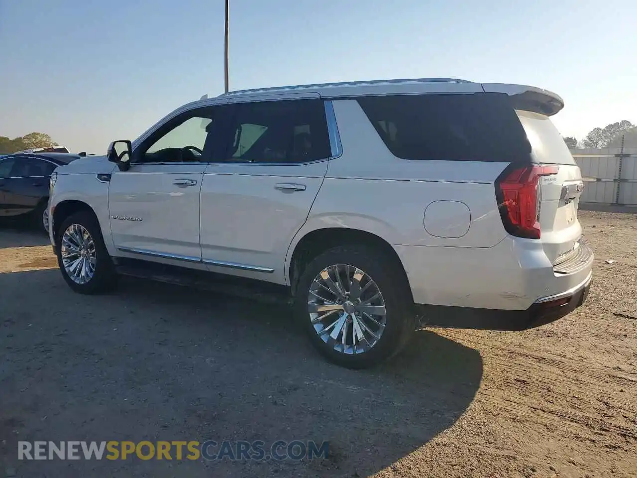 2 Photograph of a damaged car 1GKS2BKD7MR471020 GMC YUKON 2021