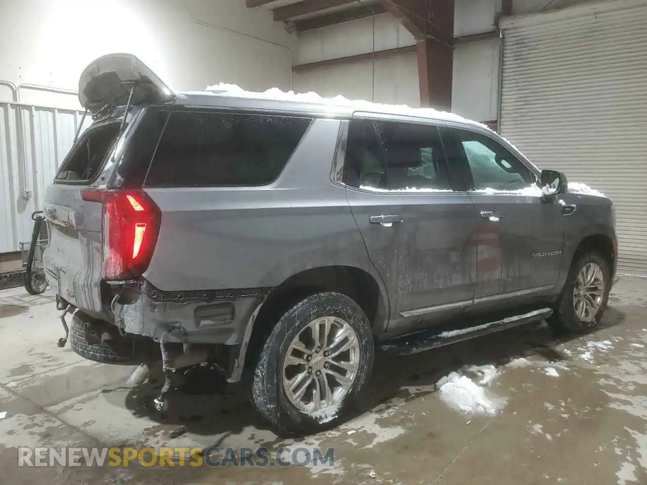 3 Photograph of a damaged car 1GKS2BKD8MR414972 GMC YUKON 2021