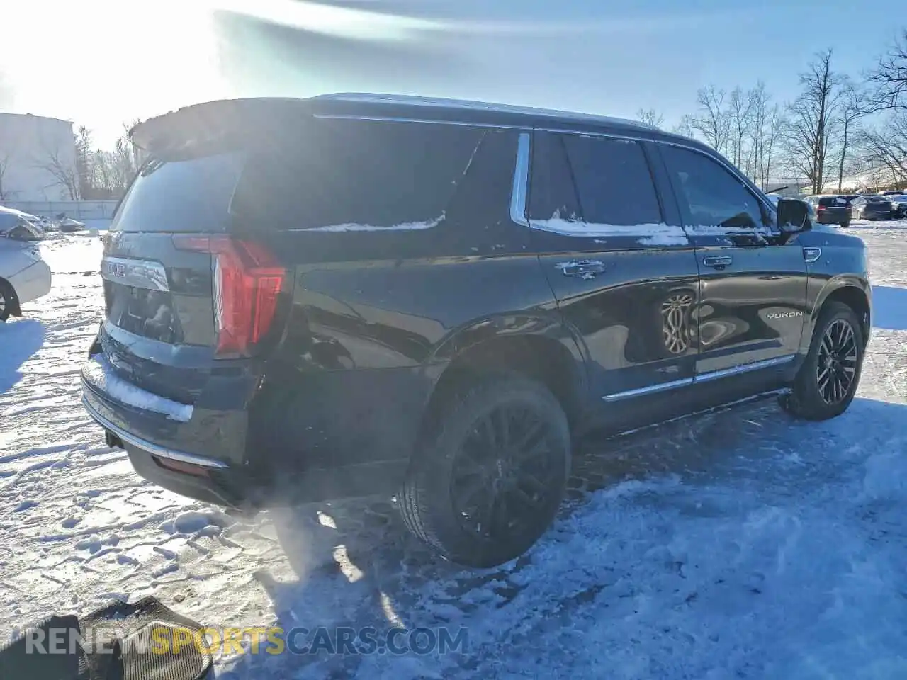 3 Photograph of a damaged car 1GKS2BKDXMR403911 GMC YUKON 2021