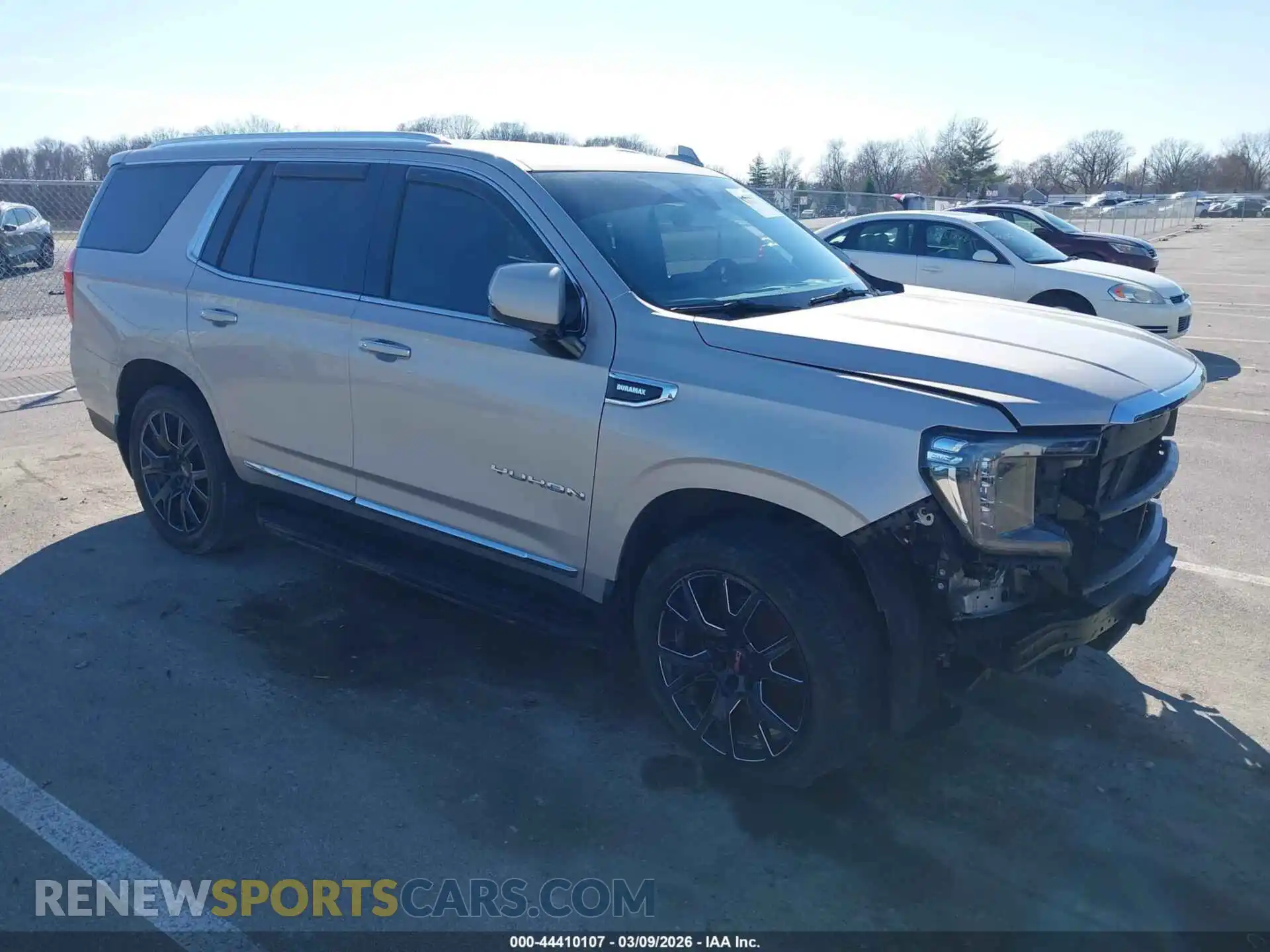 1 Photograph of a damaged car 1GKS2BKT2MR473863 GMC YUKON 2021