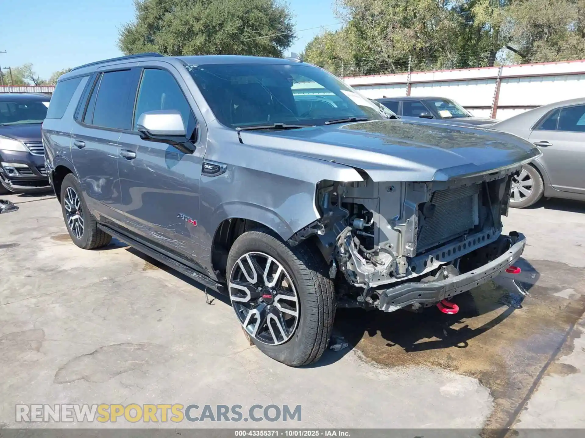 1 Photograph of a damaged car 1GKS2CKD2MR315392 GMC YUKON 2021