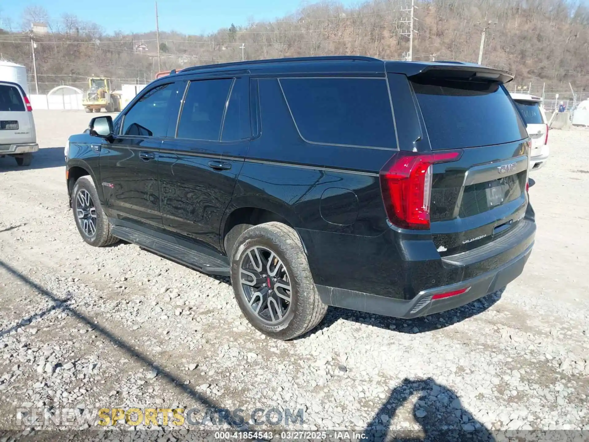 3 Photograph of a damaged car 1GKS2CKD6MR154142 GMC YUKON 2021