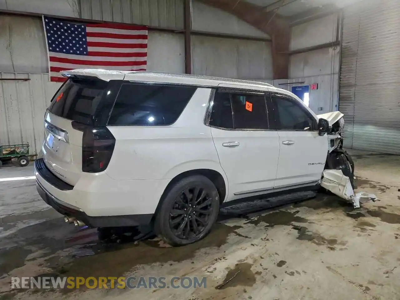 3 Photograph of a damaged car 1GKS2DKL0MR419294 GMC YUKON 2021