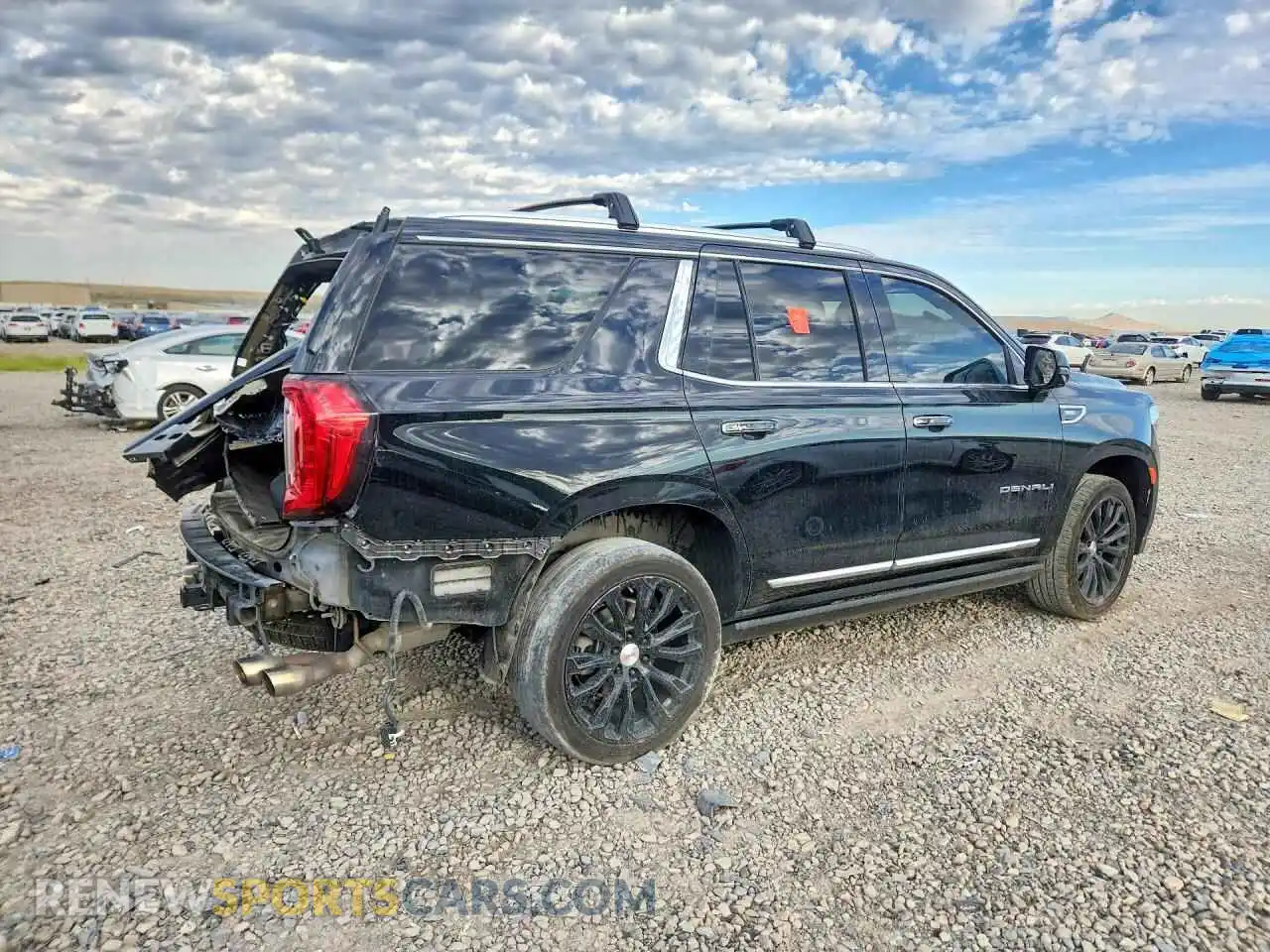 3 Photograph of a damaged car 1GKS2DKL1MR128156 GMC YUKON 2021