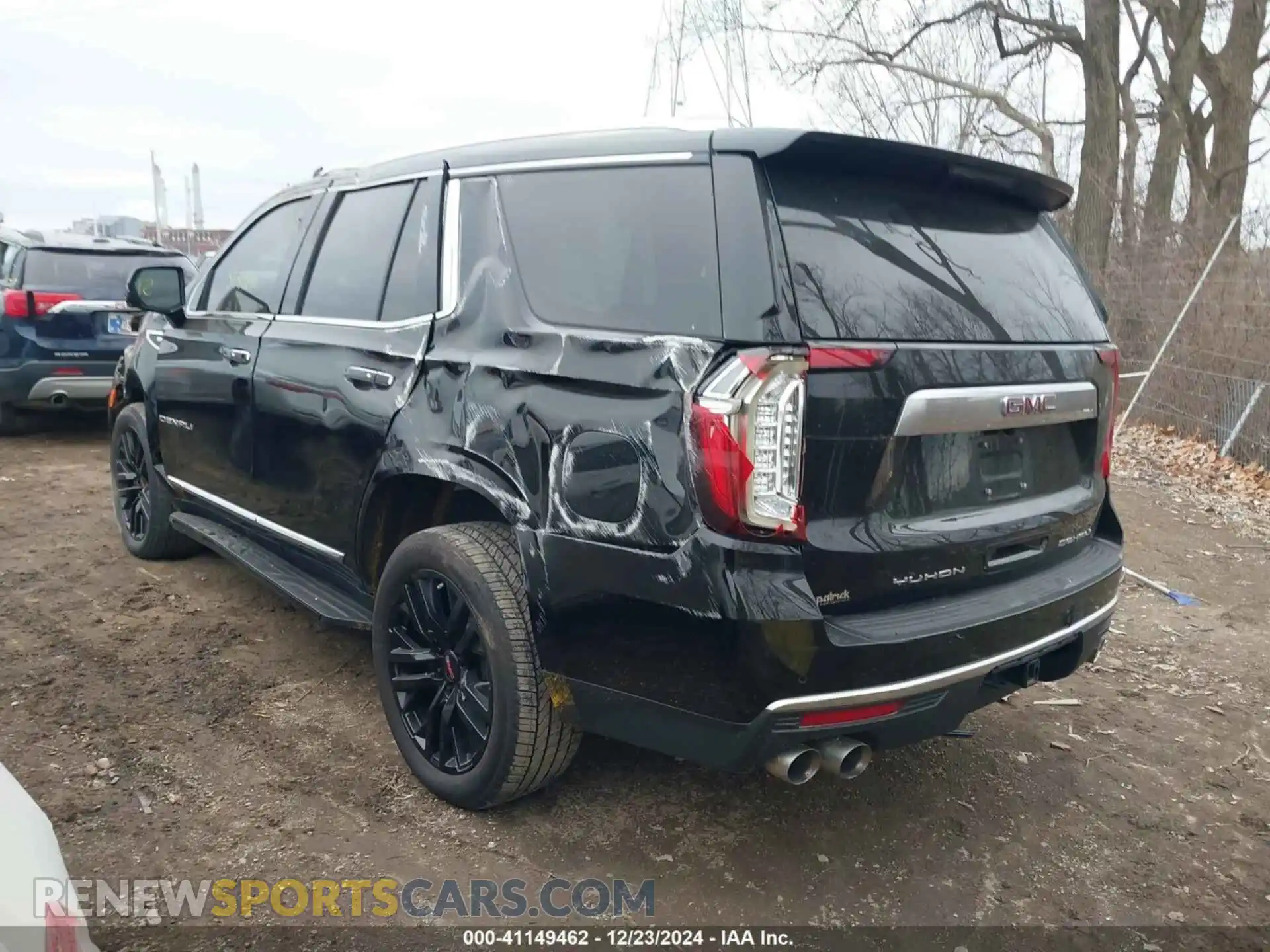 3 Photograph of a damaged car 1GKS2DKL2MR474572 GMC YUKON 2021