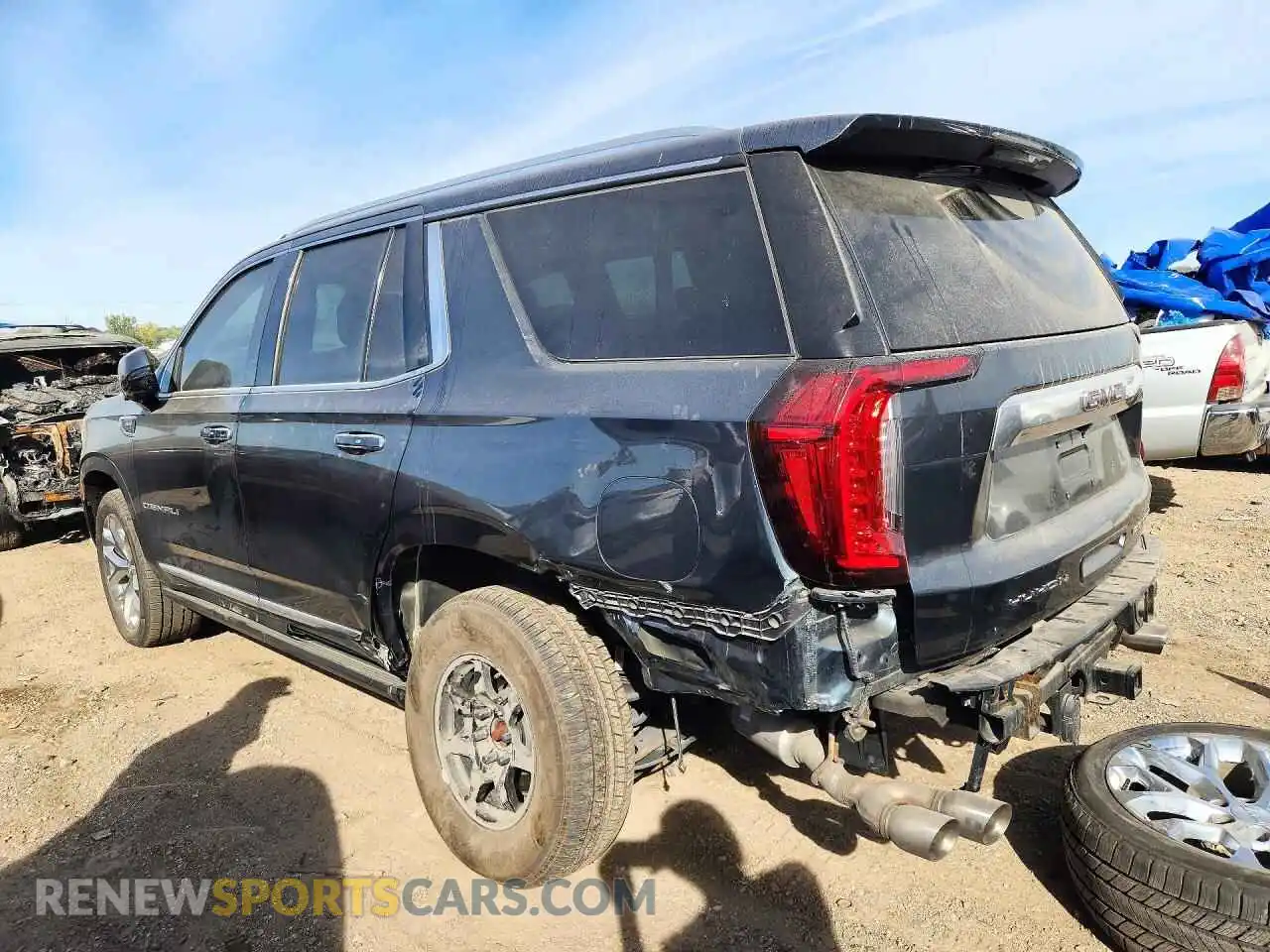 2 Photograph of a damaged car 1GKS2DKL4MR390785 GMC YUKON 2021