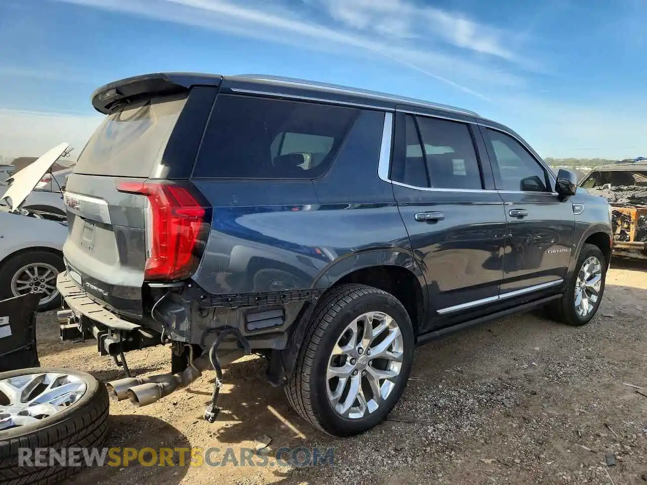 3 Photograph of a damaged car 1GKS2DKL4MR390785 GMC YUKON 2021