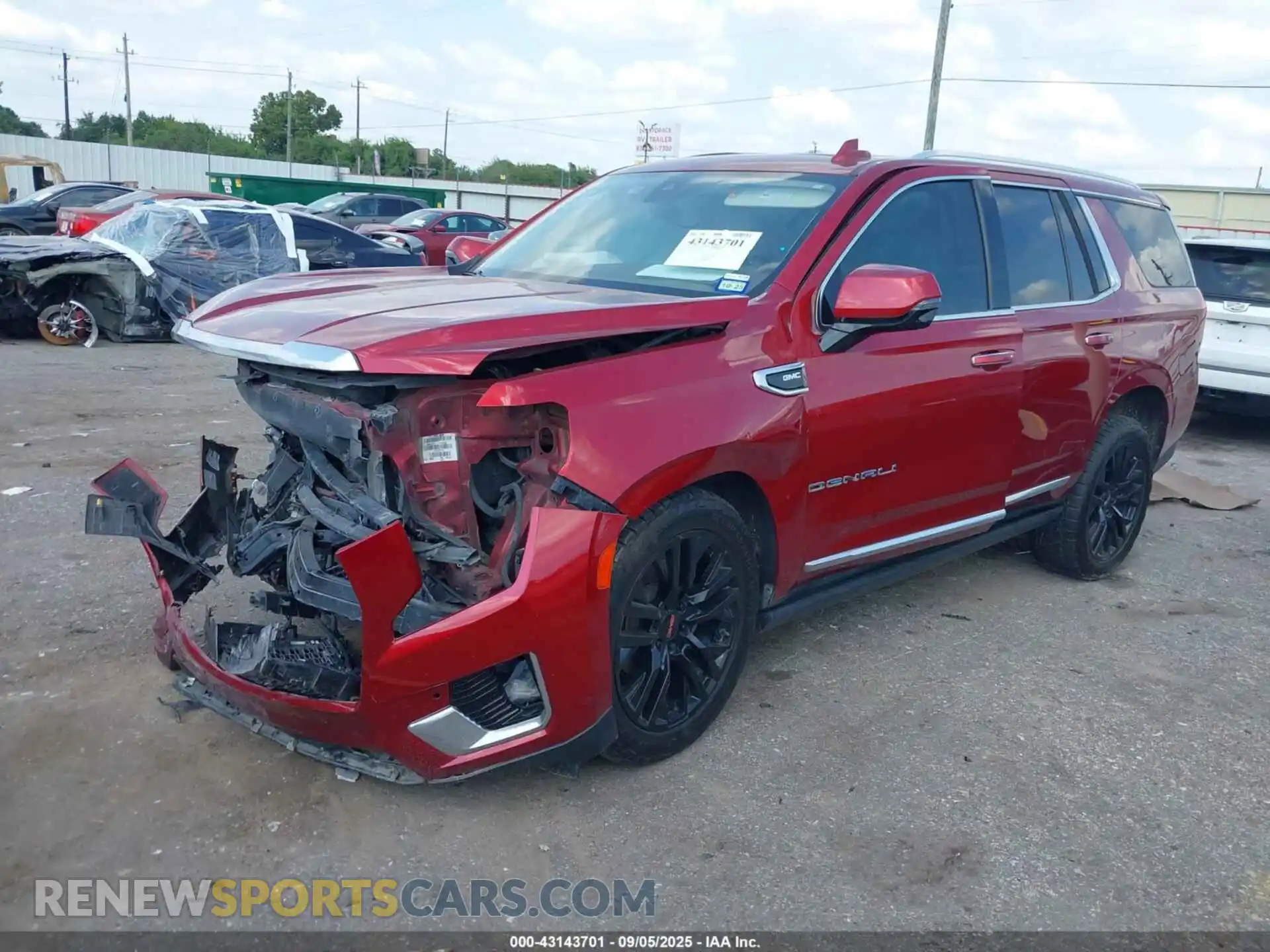2 Photograph of a damaged car 1GKS2DKL5MR173486 GMC YUKON 2021