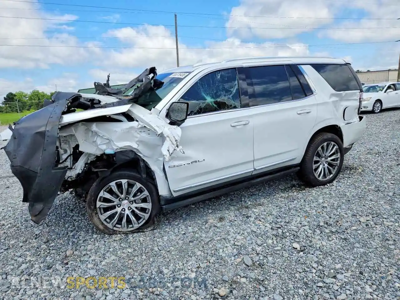 1 Photograph of a damaged car 1GKS2DKL8MR386545 GMC YUKON 2021