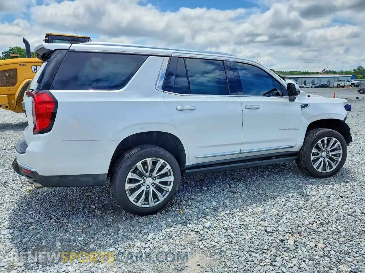 3 Photograph of a damaged car 1GKS2DKL8MR386545 GMC YUKON 2021