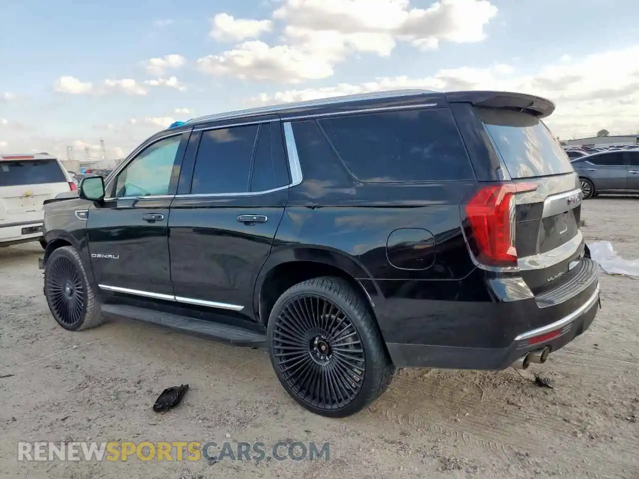 2 Photograph of a damaged car 1GKS2DKL8MR437316 GMC YUKON 2021