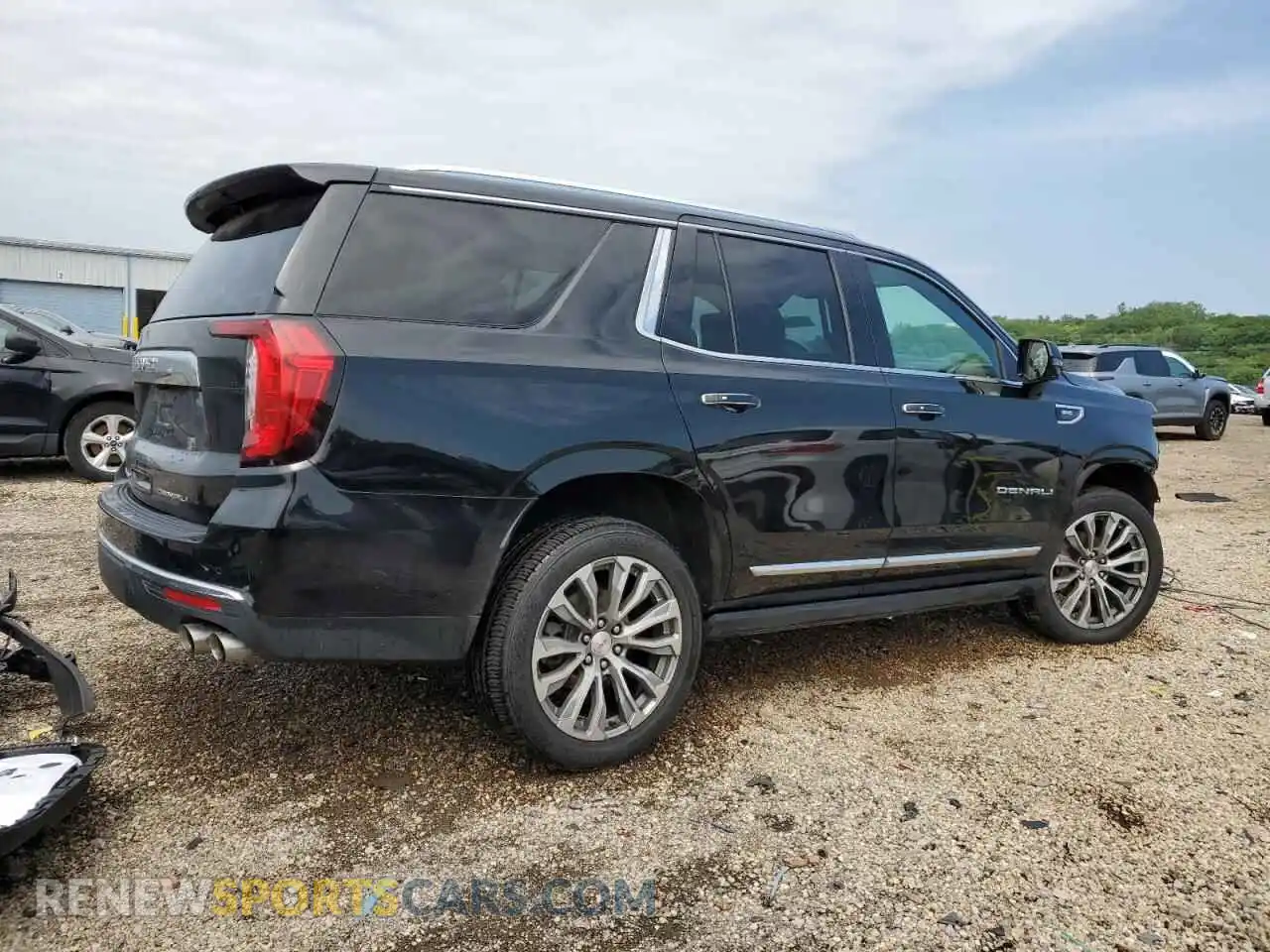 3 Photograph of a damaged car 1GKS2DKL9MR144850 GMC YUKON 2021
