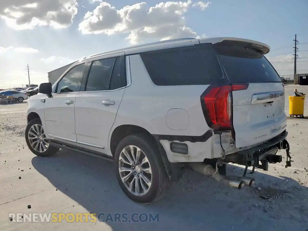 2 Photograph of a damaged car 1GKS2DKL9MR298541 GMC YUKON 2021
