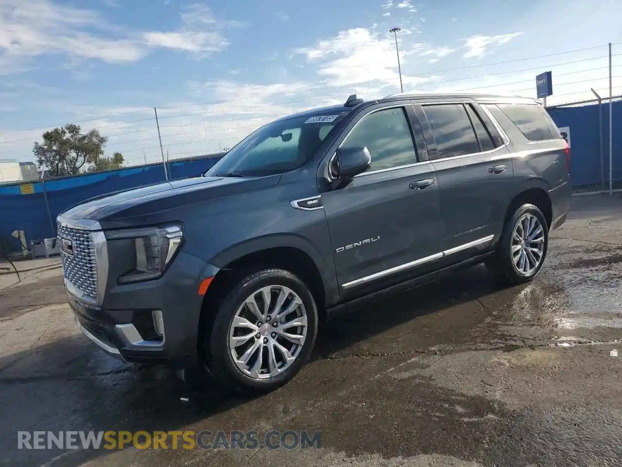 1 Photograph of a damaged car 1GKS2DKLXMR278024 GMC YUKON 2021