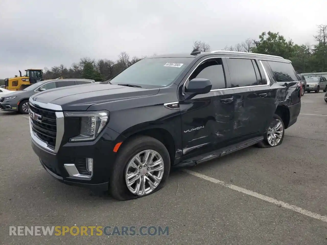 1 Photograph of a damaged car 1GKS2FKD5MR286861 GMC YUKON 2021