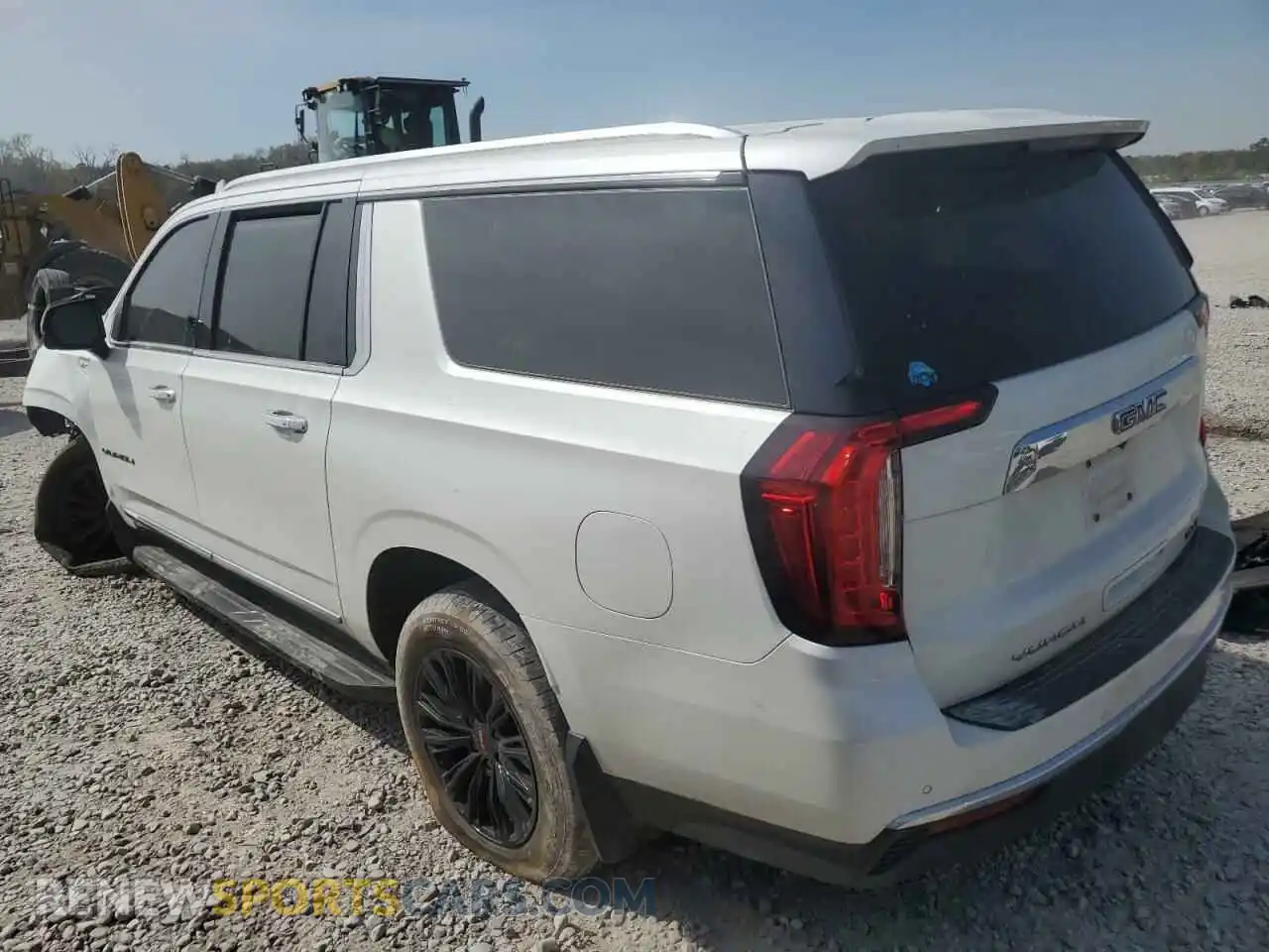 2 Photograph of a damaged car 1GKS2GKD7MR424034 GMC YUKON 2021