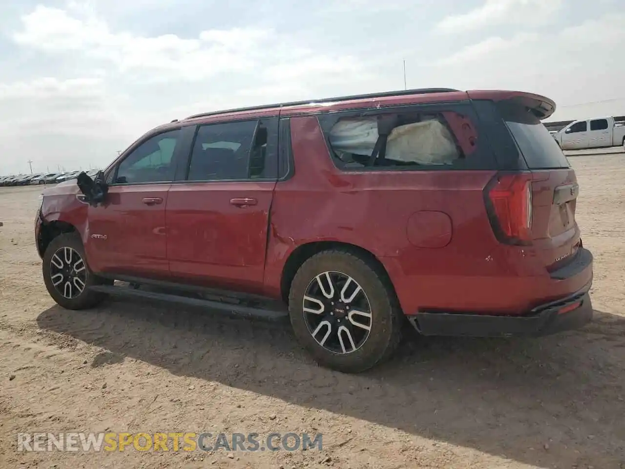 2 Photograph of a damaged car 1GKS2HKD7MR175076 GMC YUKON 2021
