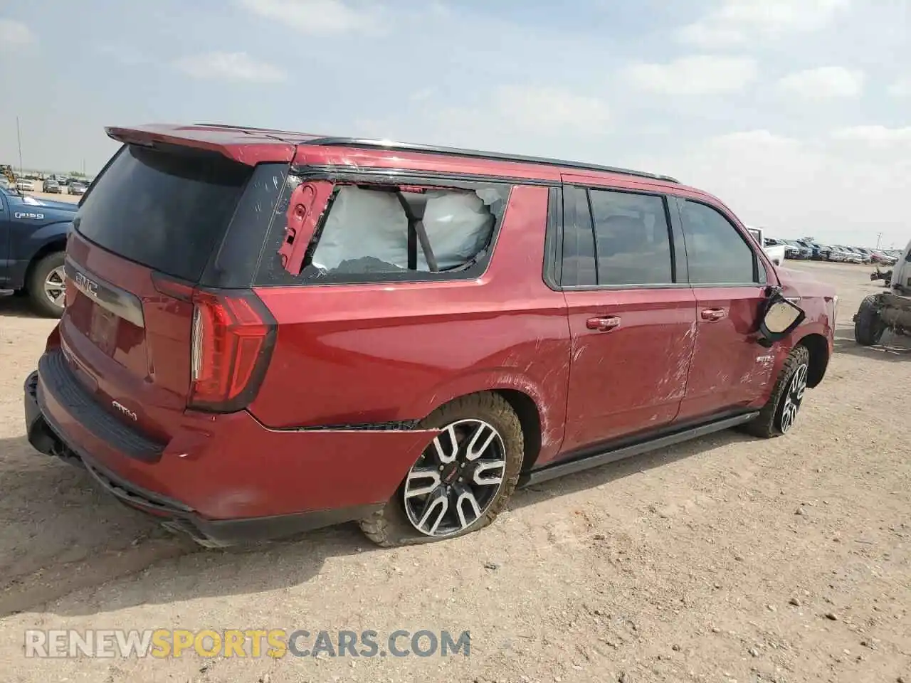 3 Photograph of a damaged car 1GKS2HKD7MR175076 GMC YUKON 2021