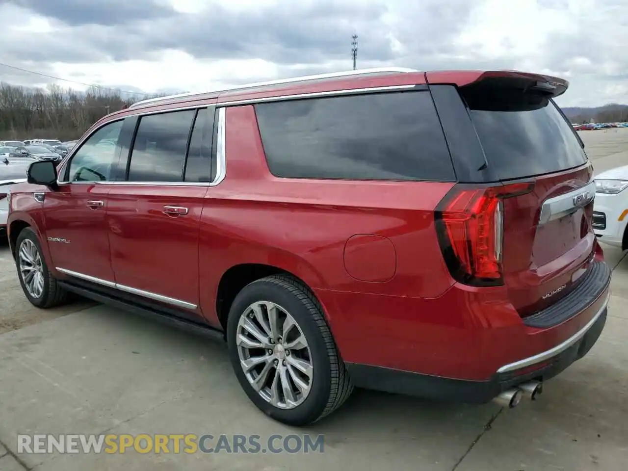 2 Photograph of a damaged car 1GKS2JKL2MR199414 GMC YUKON 2021
