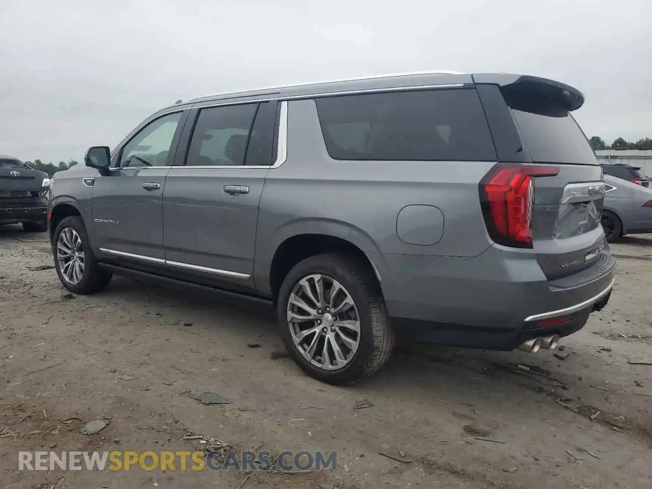 2 Photograph of a damaged car 1GKS2JKL3MR159908 GMC YUKON 2021