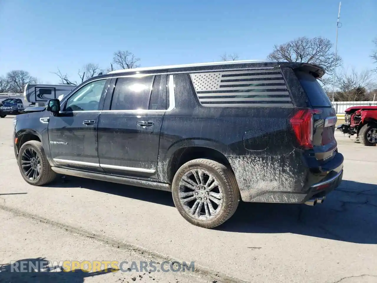 2 Photograph of a damaged car 1GKS2JKL5MR381611 GMC YUKON 2021