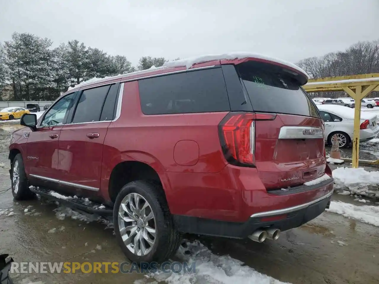 2 Photograph of a damaged car 1GKS2JKL5MR480459 GMC YUKON 2021