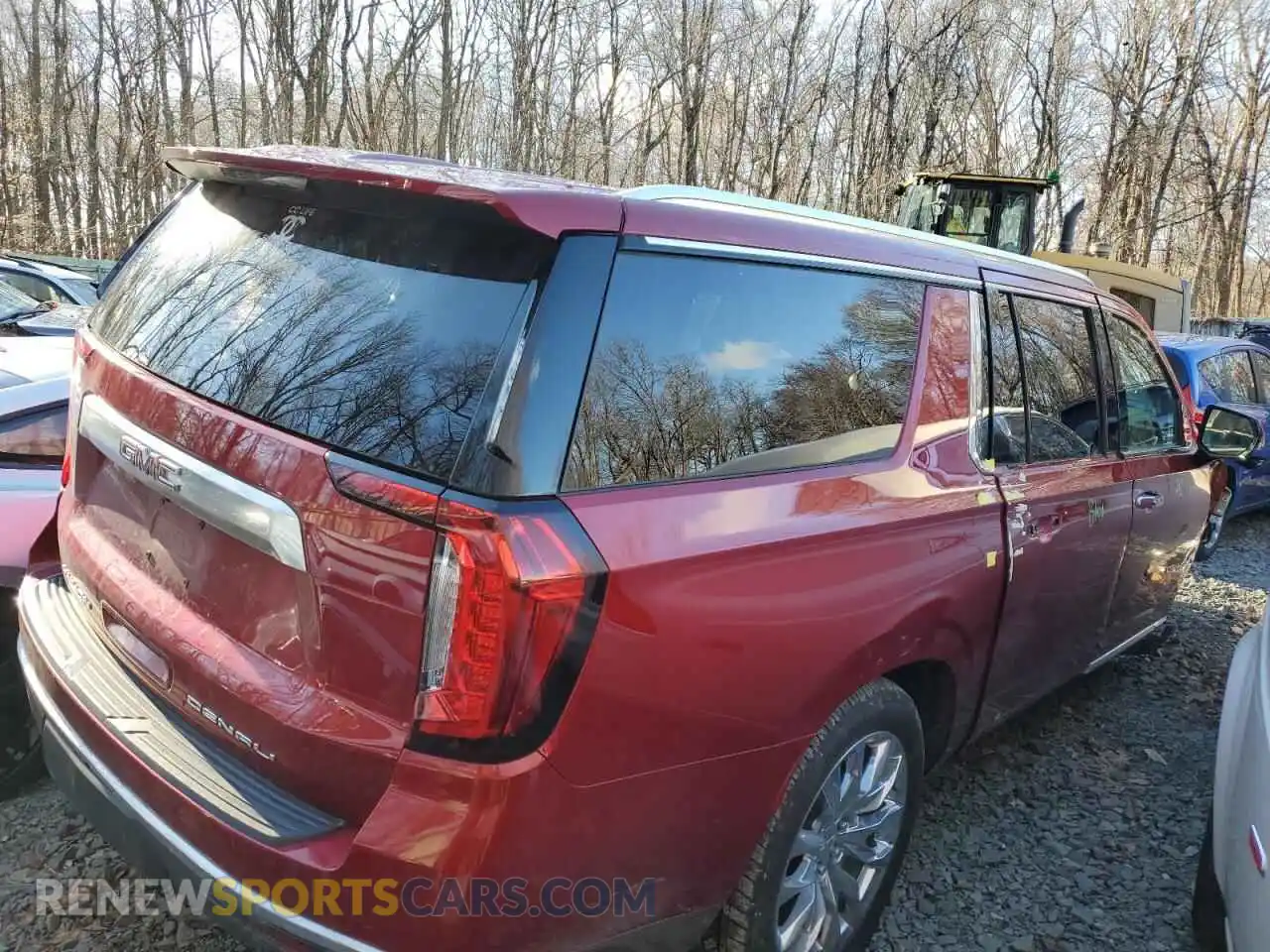 3 Photograph of a damaged car 1GKS2JKL5MR480459 GMC YUKON 2021