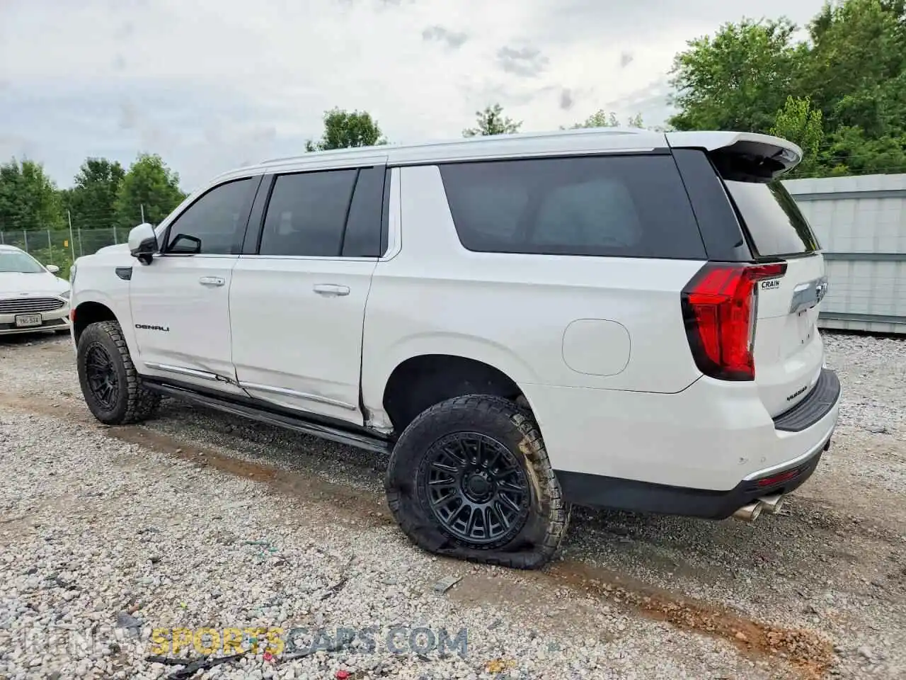 2 fotografías del automóvil dañado 1GKS2JKL7MR151844 GMC YUKON 2021