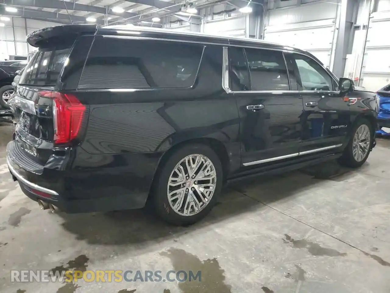 3 Photograph of a damaged car 1GKS2JKL7MR175481 GMC YUKON 2021