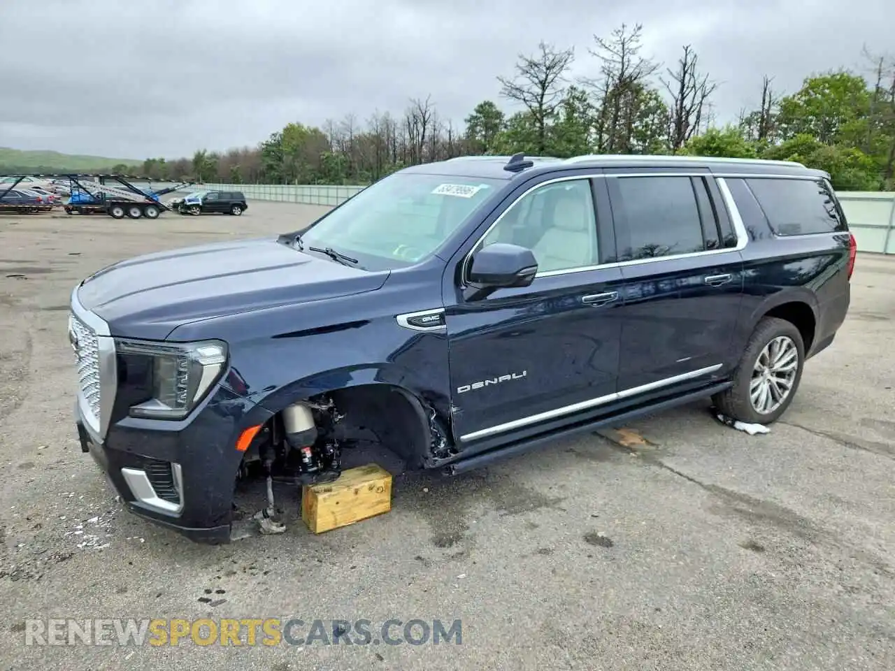 1 Photograph of a damaged car 1GKS2JKL8MR250074 GMC YUKON 2021