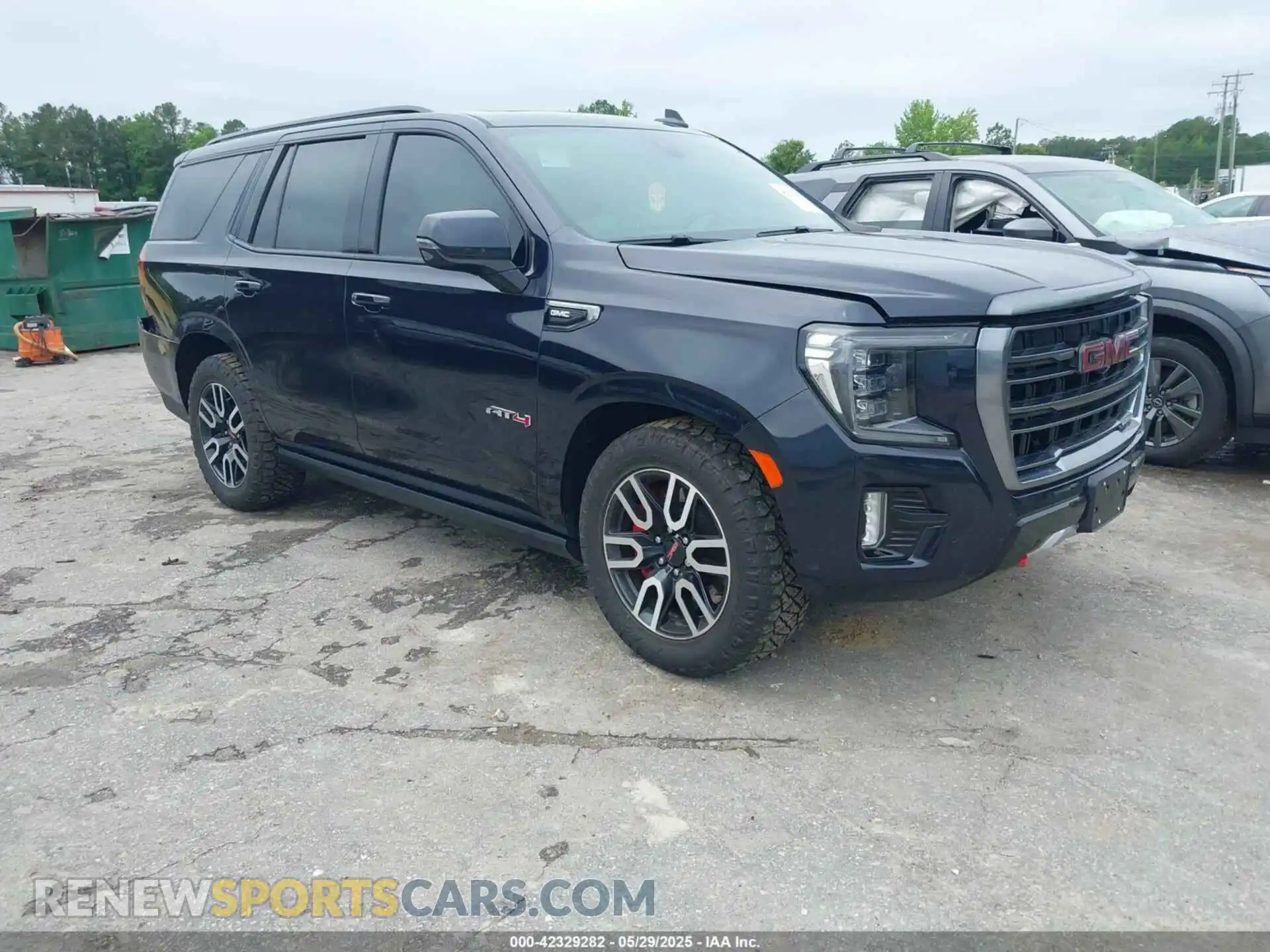 1 Photograph of a damaged car 1GKS2CKLXNR308618 GMC YUKON 2022