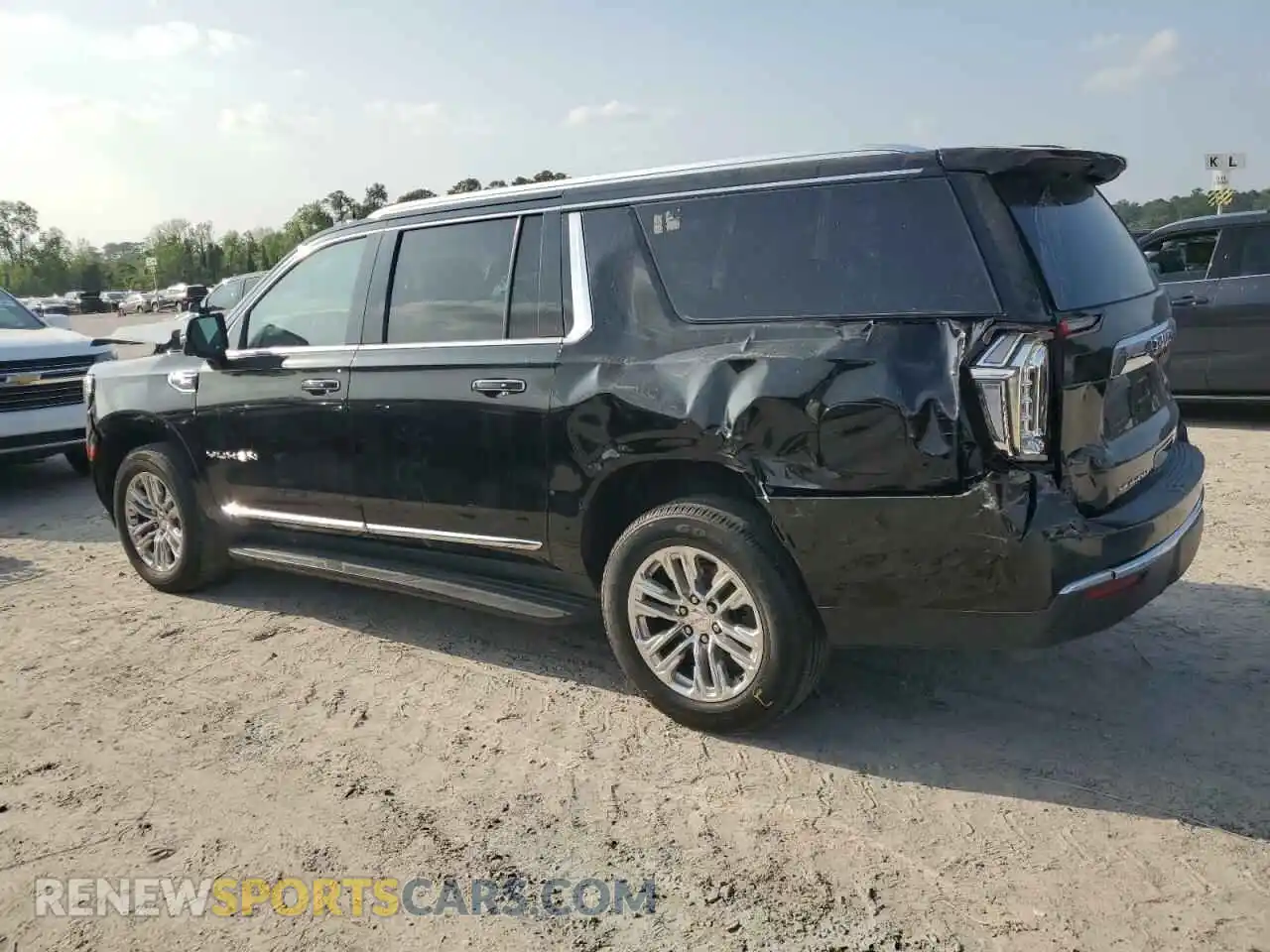 2 Photograph of a damaged car 1GKS2GKDXNR209507 GMC YUKON 2022