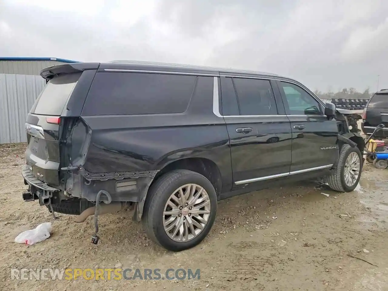 3 Photograph of a damaged car 1GKS1GKDXPR102625 GMC YUKON 2023