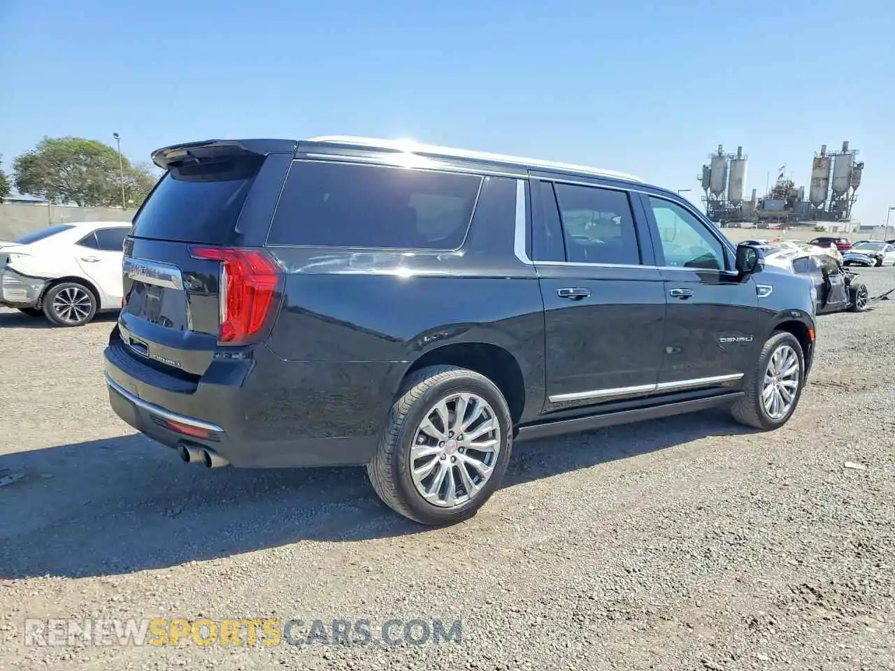 3 Фотография поврежденного автомобиля 1GKS1JKLXPR220274 GMC YUKON 2023