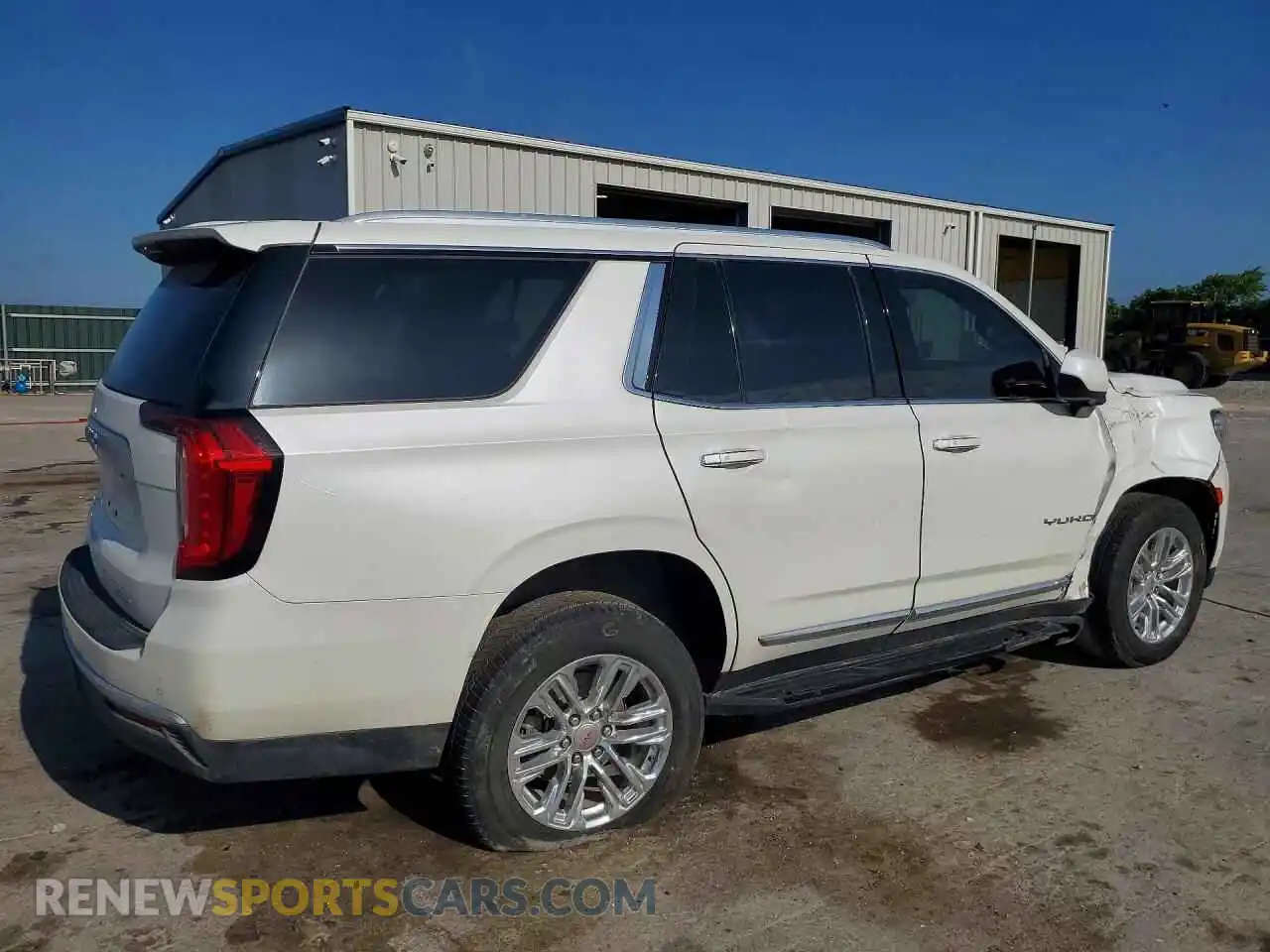 3 Photograph of a damaged car 1GKS2BKD2PR136249 GMC YUKON 2023