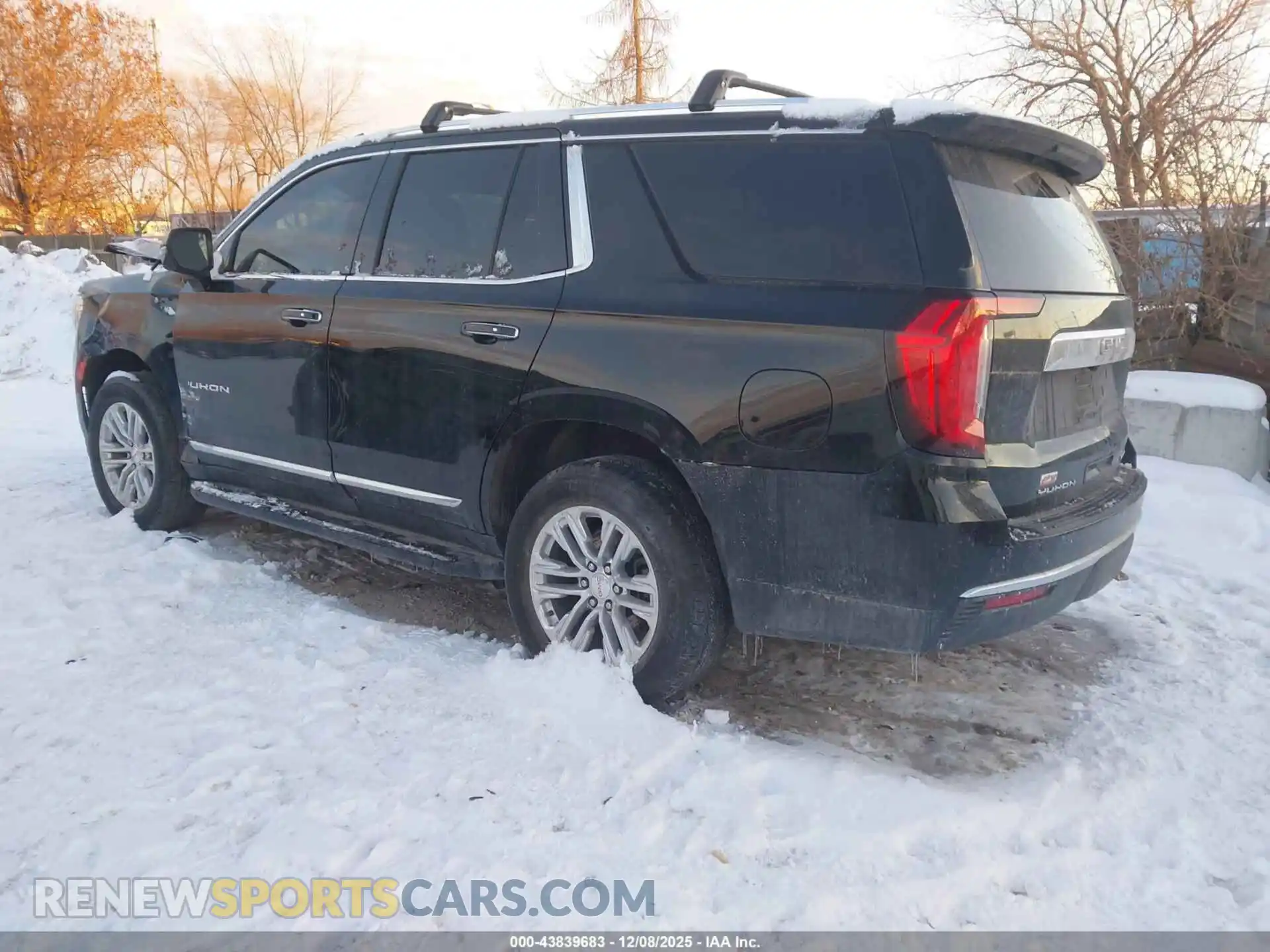 3 Photograph of a damaged car 1GKS2BKD2PR201763 GMC YUKON 2023