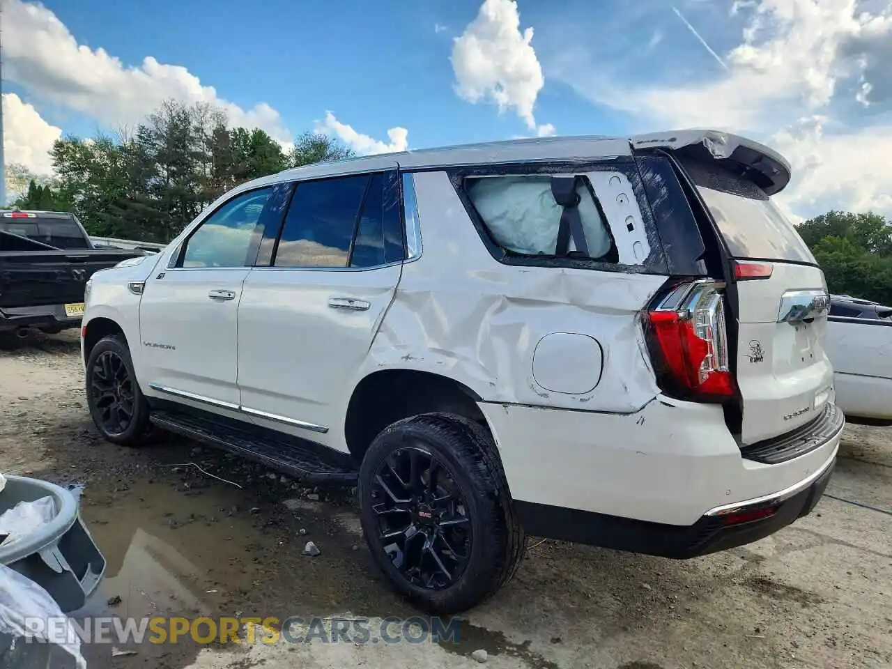 2 Photograph of a damaged car 1GKS2BKD6PR145049 GMC YUKON 2023