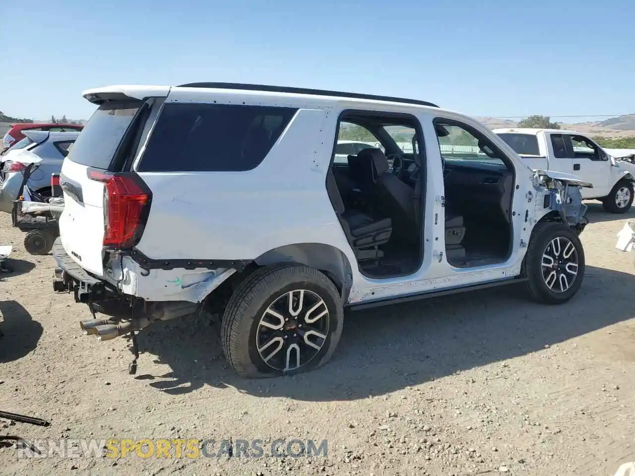 3 Photograph of a damaged car 1GKS2CKL3PR292300 GMC YUKON 2023
