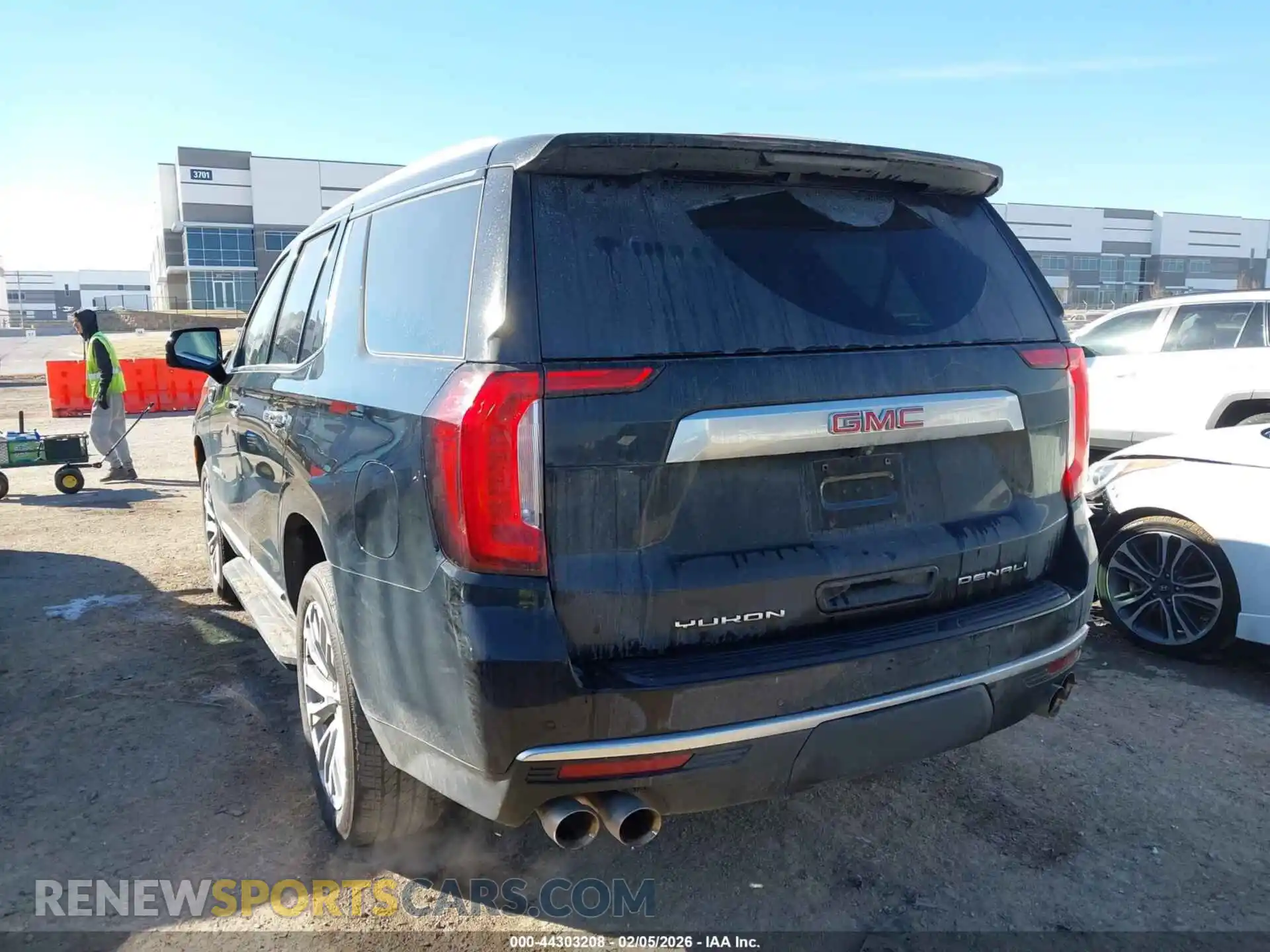 3 Photograph of a damaged car 1GKS2DKL6PR445550 GMC YUKON 2023