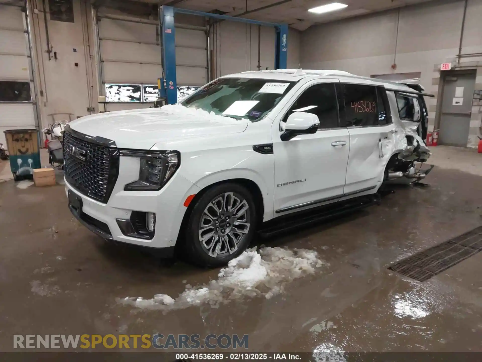 2 Photograph of a damaged car 1GKS2EKL5PR329276 GMC YUKON 2023